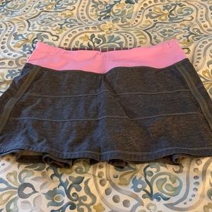 Lululemon athletic skirt. Size 4 regular.